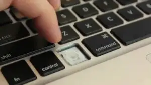 Read more about the article Solusi Cepat untuk Keyboard MacBook yang Tidak Berfungsi